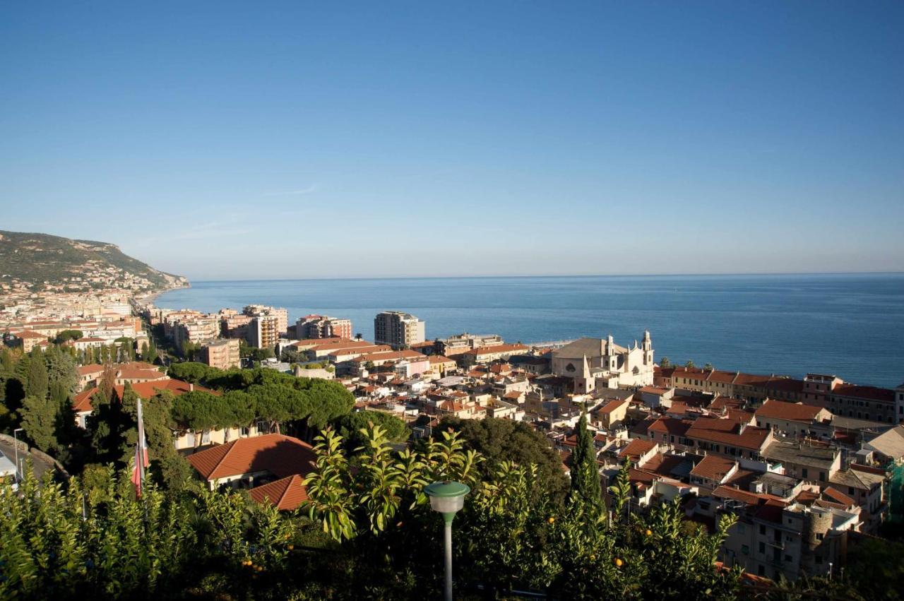 Cipriani 5 Rivieraholiday Пьетра-Лигуре Экстерьер фото